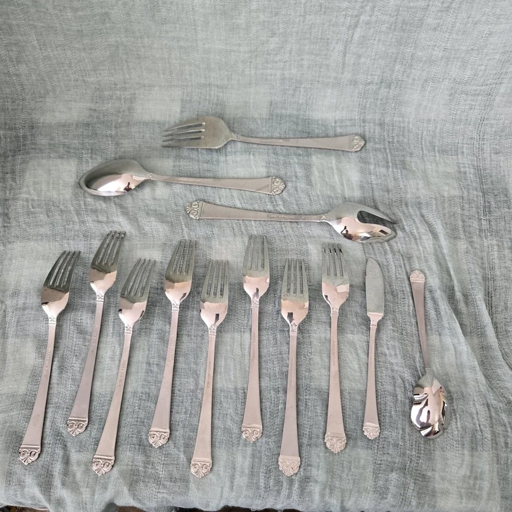 Onieda Bionco Stainless Satin Finish Lot 8‎ Dinner Forks & 5 Serving Pieces